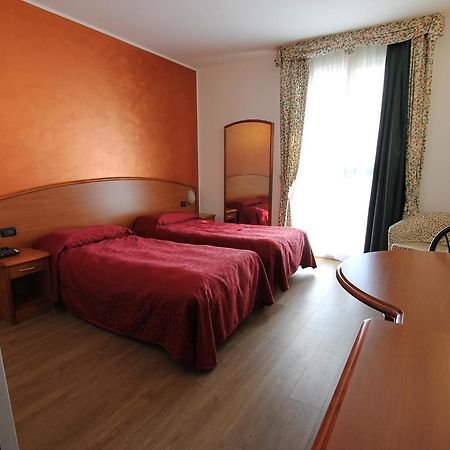 Hotel Europa Biella Exterior foto
